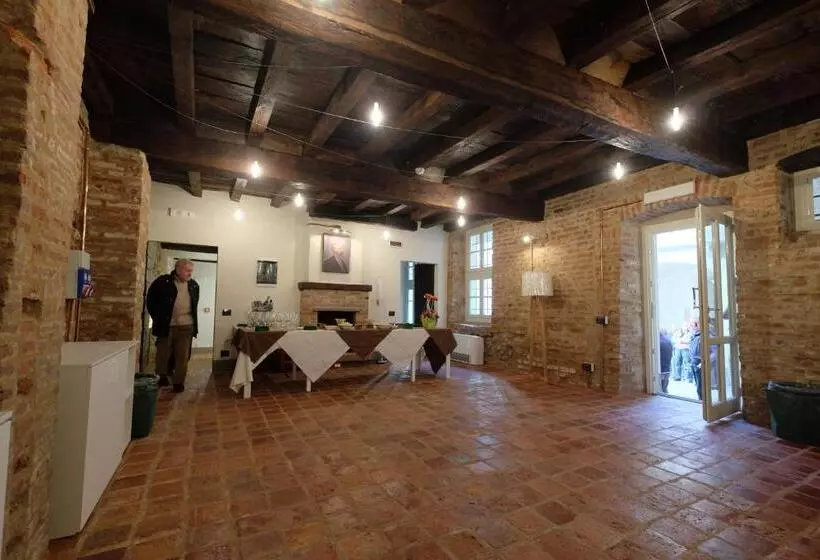 Palazzo Sacco Hostello Fossano