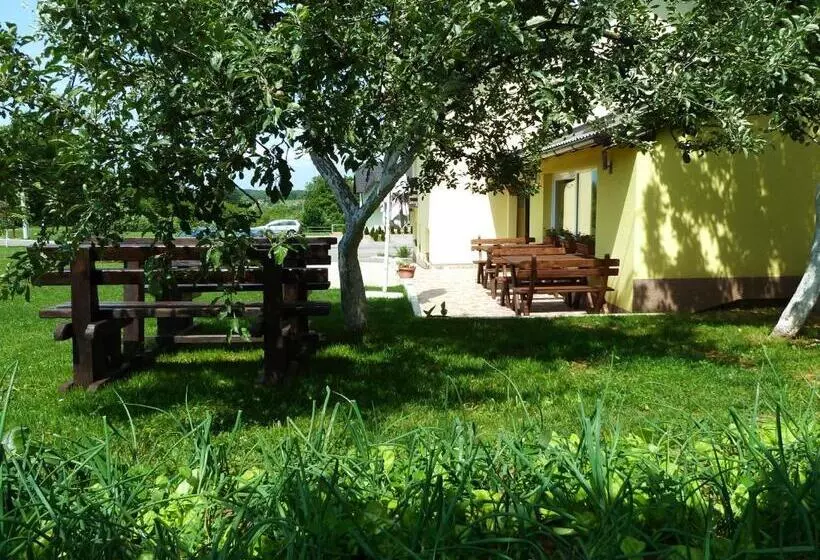 Majatalo House Sekulic