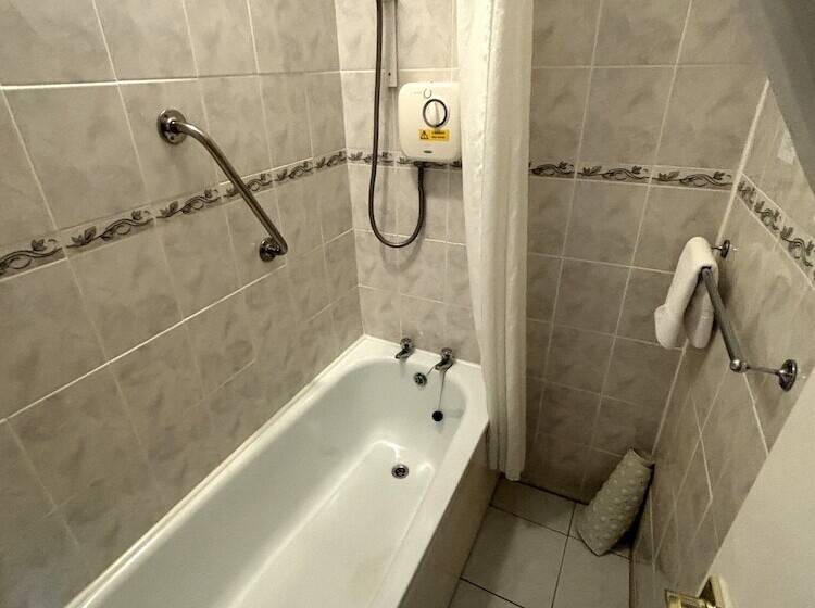 بنسيون Winter Dene Hotel Beachside