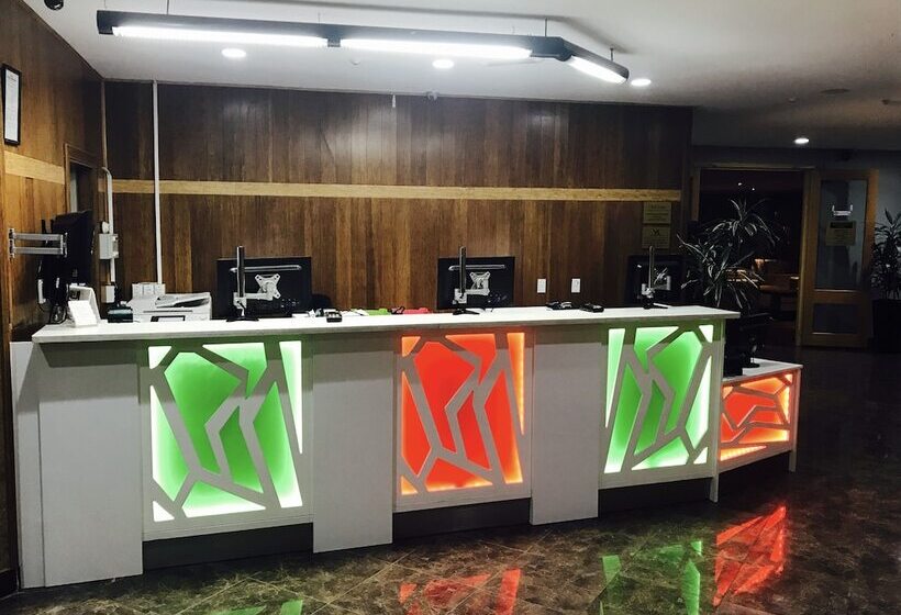 Albergue Kiwi Airport Backpackers