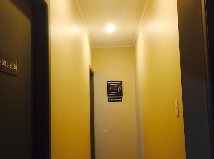 Albergue Kiwi Airport Backpackers