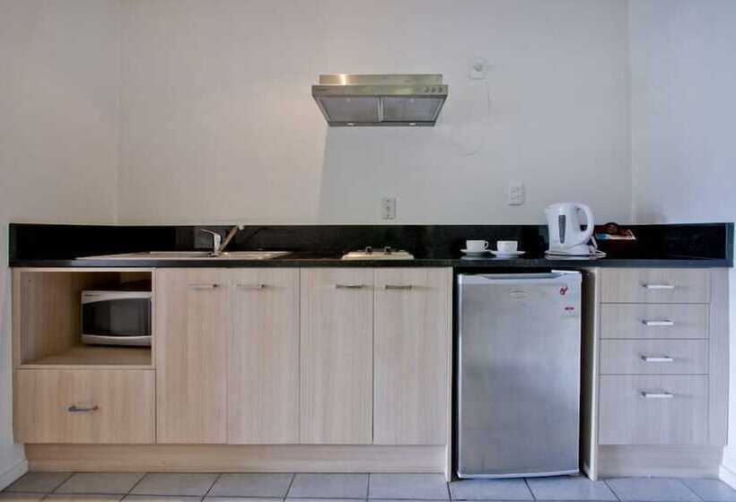 Albergue Kiwi Airport Backpackers