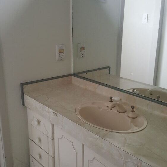 Albergue Kiwi Airport Backpackers