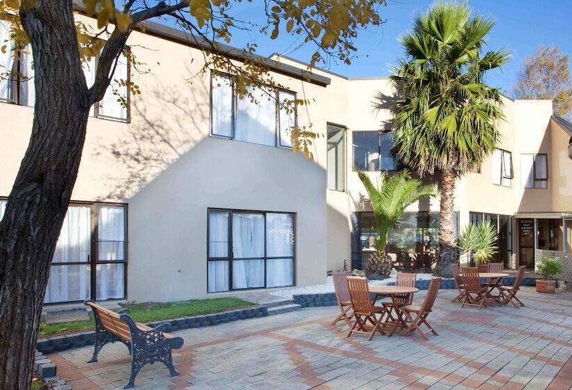 Albergue Kiwi Airport Backpackers