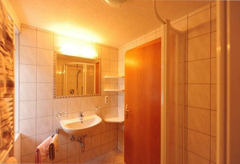 住宿加早餐 Haus Enzian