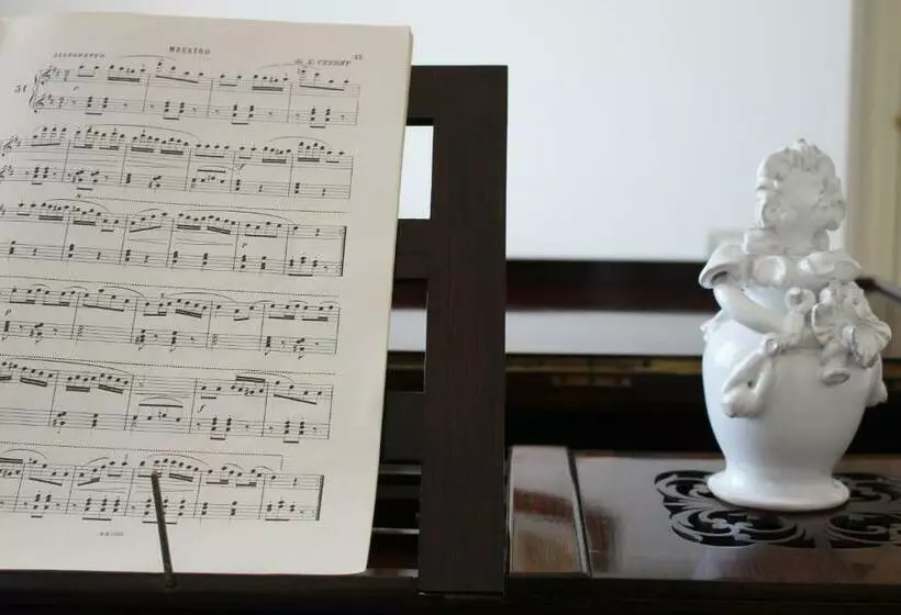 تختخواب و صبحانه L'attico Del Centro