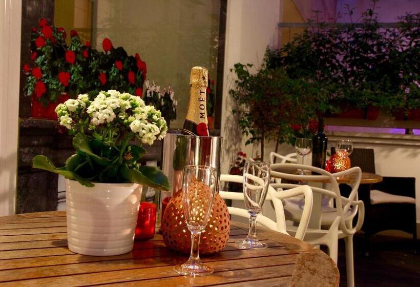 تختخواب و صبحانه Napolart