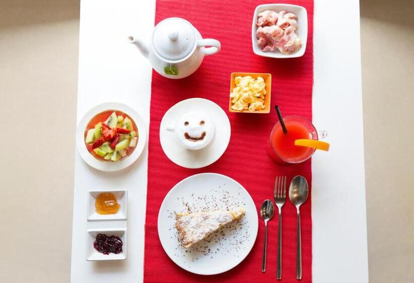 تختخواب و صبحانه Napolart