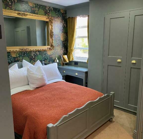 مبيت وإفطار Shelbourne House