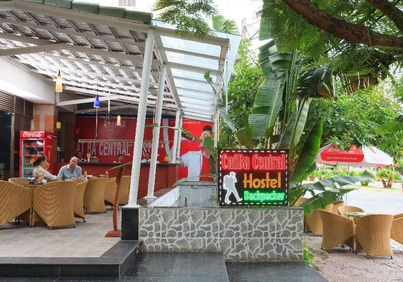 Catba Central Hostel