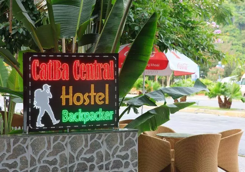 Catba Central Hostel