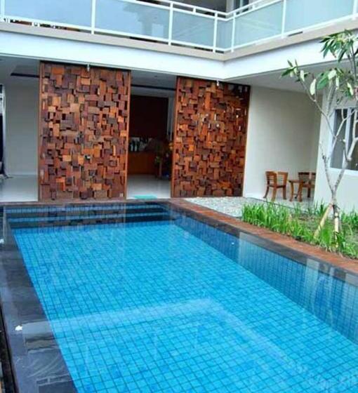 ホテル Oxy House Bali