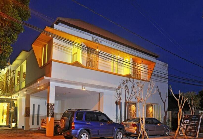 ホテル Oxy House Bali