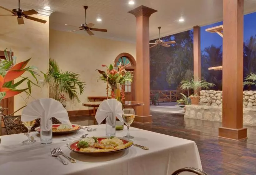 Mahogany Hall Luxury Boutique Resort