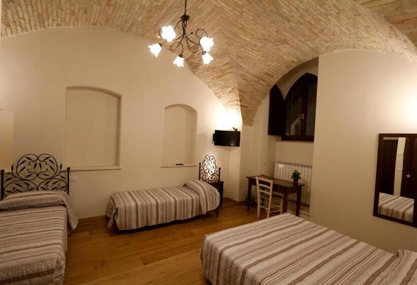 بنسيون La Casina Colorata