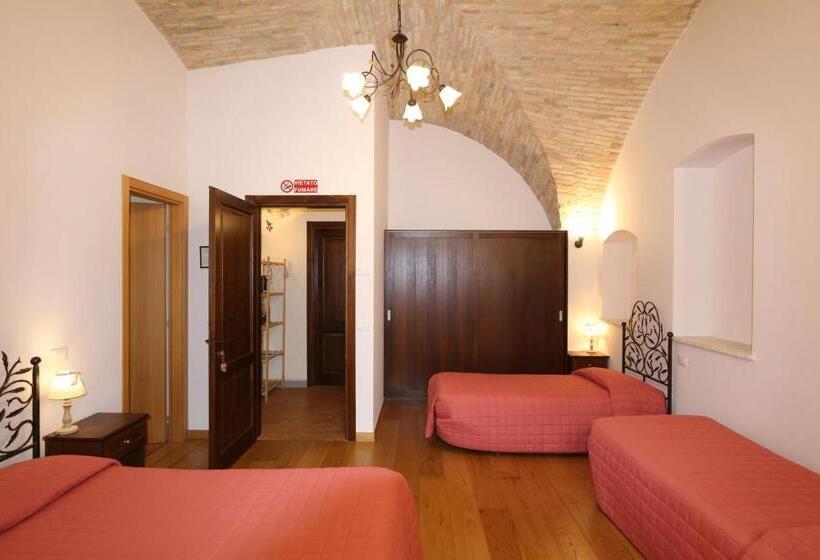 بنسيون La Casina Colorata