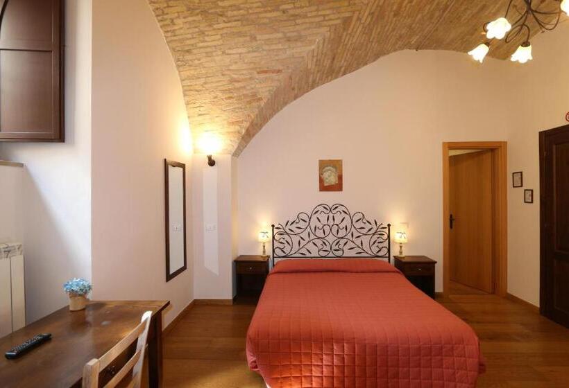 بنسيون La Casina Colorata