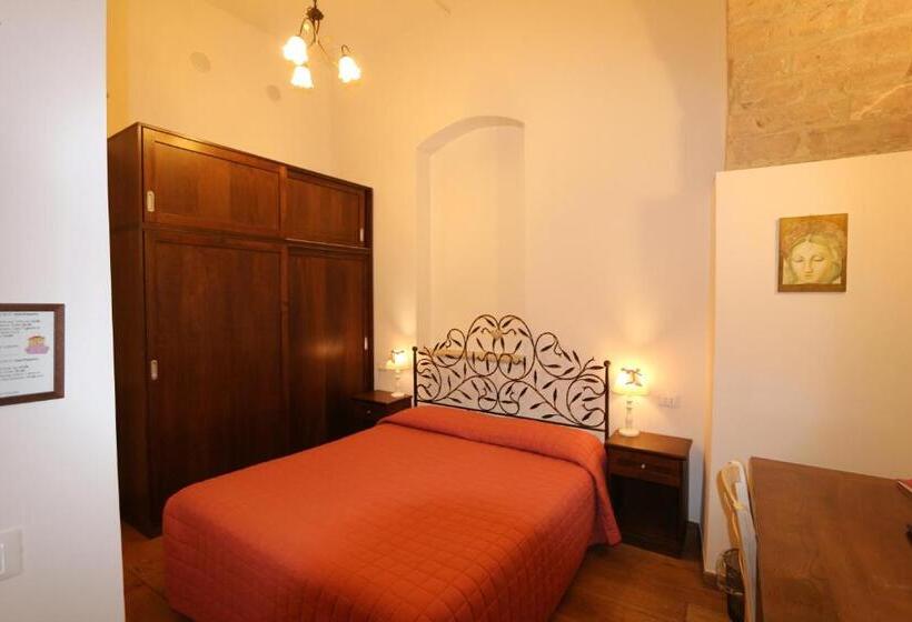 بنسيون La Casina Colorata