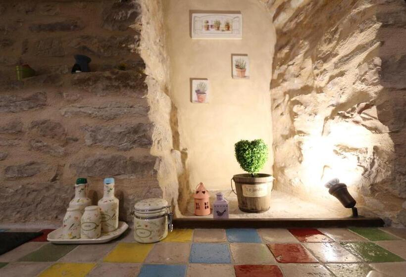 بنسيون La Casina Colorata