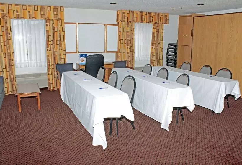 호텔 Baymont By Wyndham Battle Creek Downtown