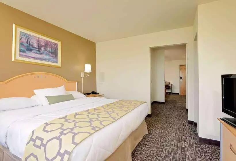 호텔 Baymont By Wyndham Lawrenceburg