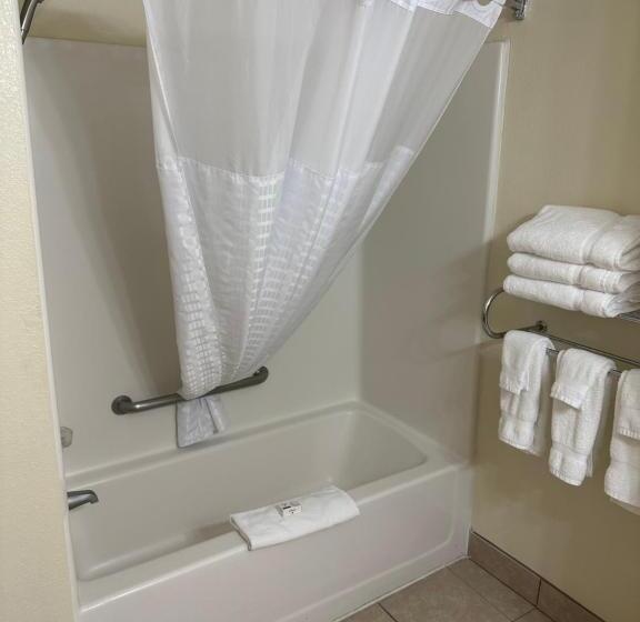 فندق Baymont By Wyndham Lawrenceburg