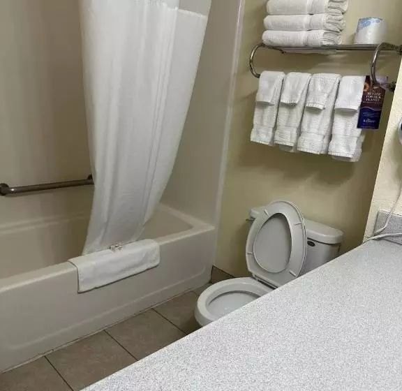 호텔 Baymont By Wyndham Lawrenceburg