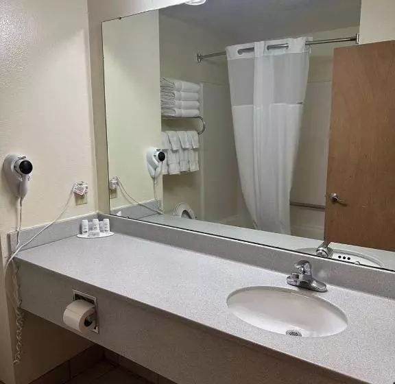 호텔 Baymont By Wyndham Lawrenceburg