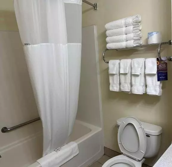 호텔 Baymont By Wyndham Lawrenceburg