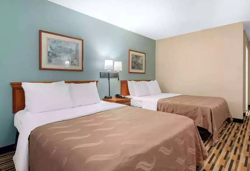 Hotel Baymont By Wyndham Port Wentworth