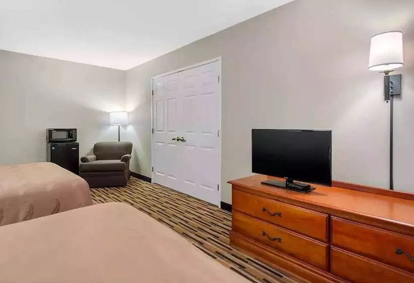 Hotel Baymont By Wyndham Port Wentworth