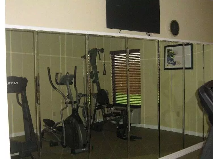 هتل Best Western Plus Springfield Airport Inn