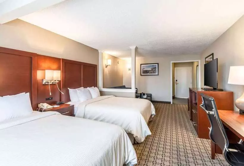 בית מלון כפרי Clarion Inn Harpers Ferrycharles Town