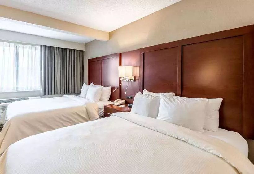 בית מלון כפרי Clarion Inn Harpers Ferrycharles Town