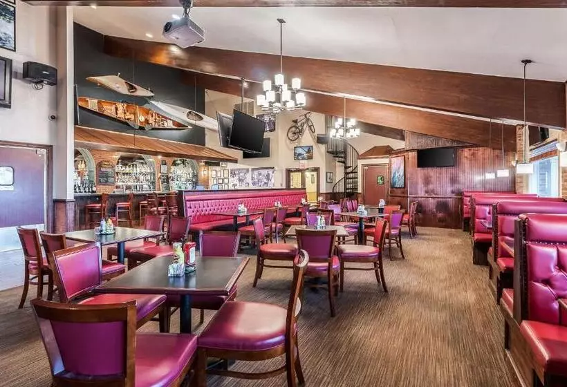 בית מלון כפרי Clarion Inn Harpers Ferrycharles Town