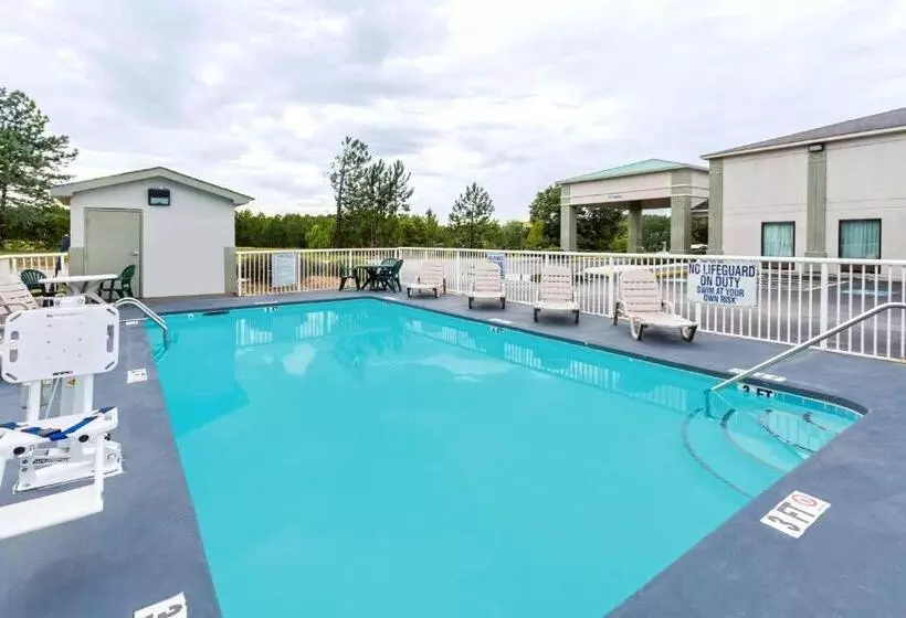 בית מלון כפרי Days Inn By Wyndham Lugoff