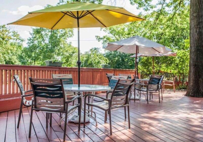 Отель Days Inn By Wyndham Pottstown