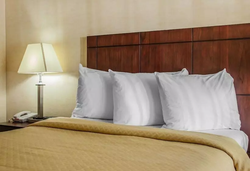 هتل Days Inn By Wyndham Pottstown