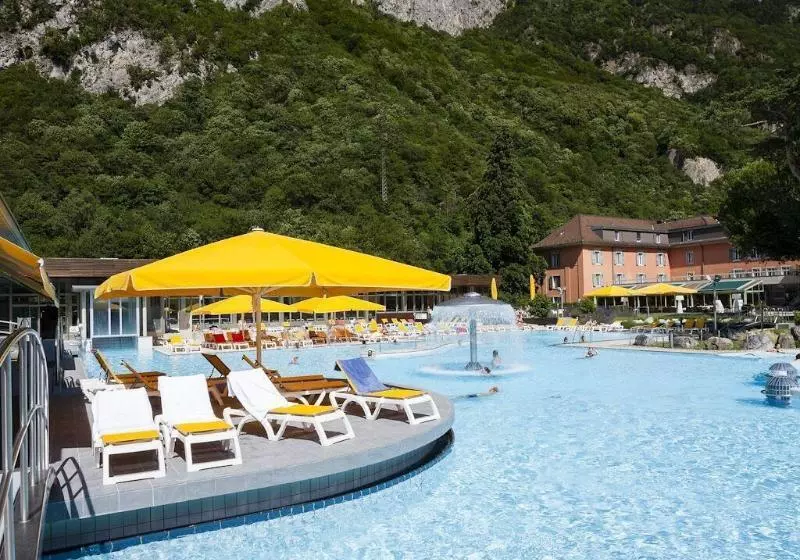 Отель Grand Hôtel Des Bains De Lavey