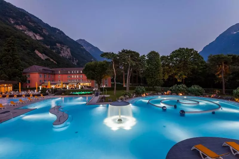 Отель Grand Hôtel Des Bains De Lavey