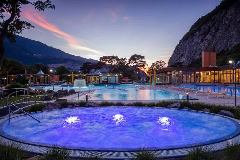 Отель Grand Hôtel Des Bains De Lavey