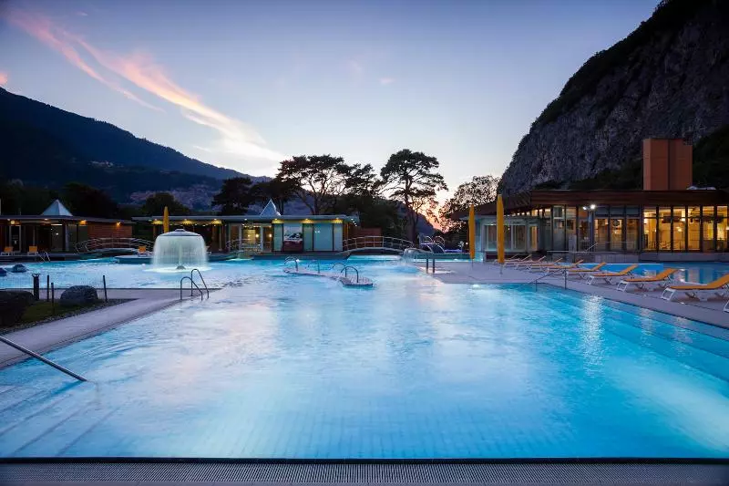 Отель Grand Hôtel Des Bains De Lavey