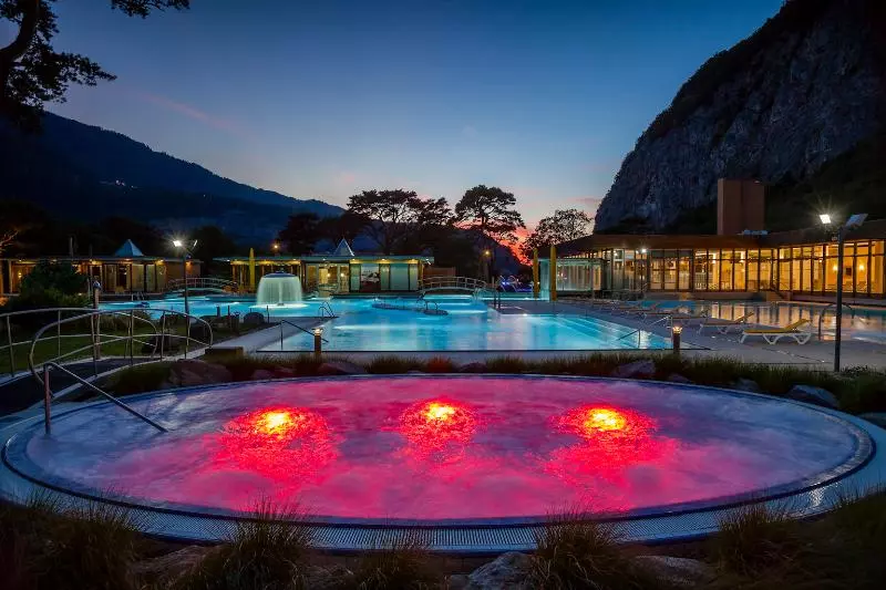 Отель Grand Hôtel Des Bains De Lavey