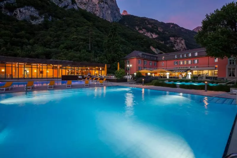 Отель Grand Hôtel Des Bains De Lavey