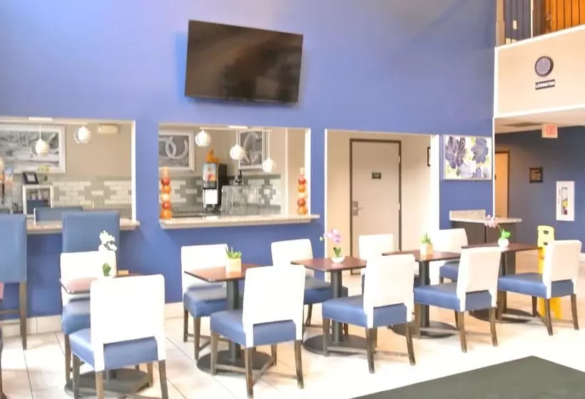 호텔 Guesthouse Inn & Suites Lexington