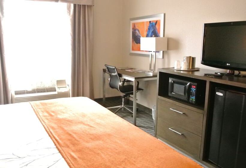 Отель Guesthouse Inn & Suites Lexington