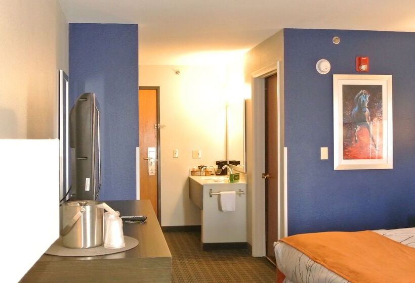 Отель Guesthouse Inn & Suites Lexington