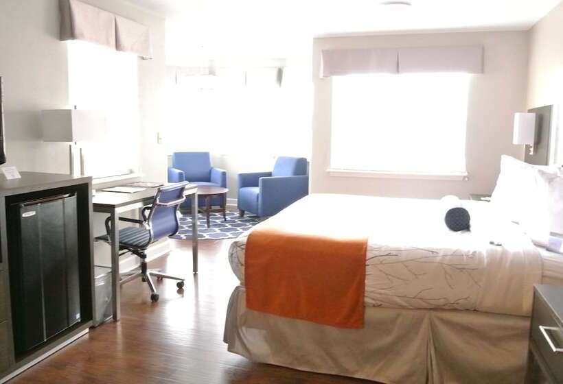 Отель Guesthouse Inn & Suites Lexington