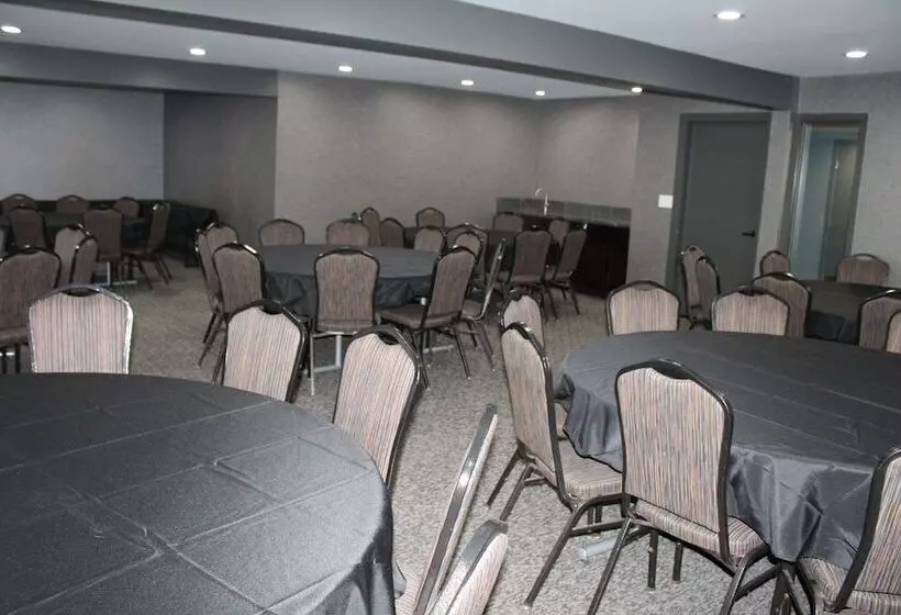 Hourglass Hotel, Ascend Hotel Collection