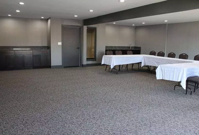 Hourglass Hotel, Ascend Hotel Collection